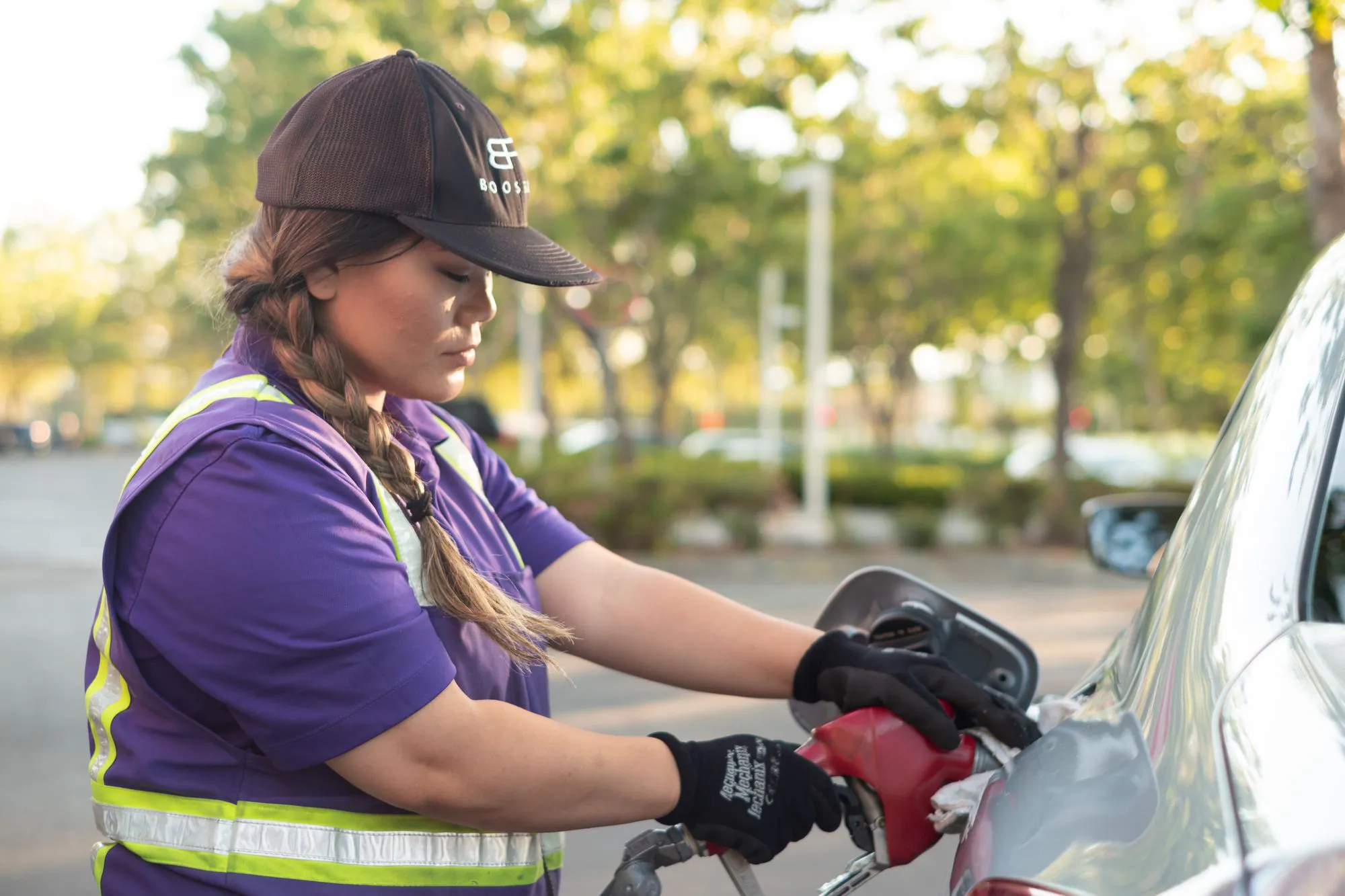 Female Booster professional filling gas tank