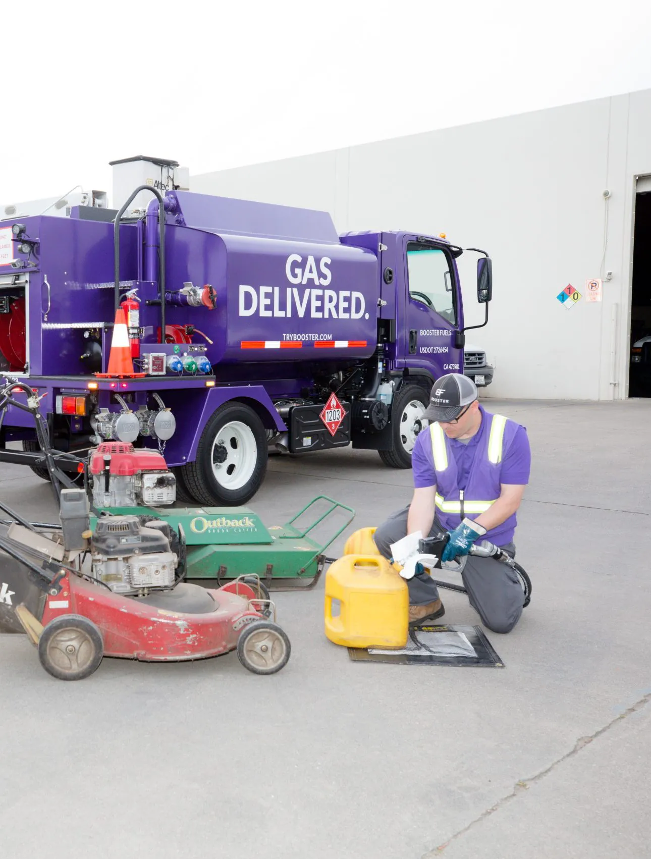 refueling gas cans and lawnmowers