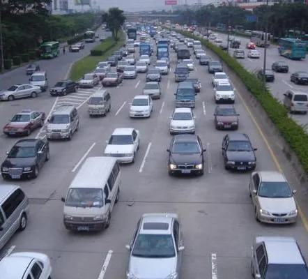 busy four lane freeway